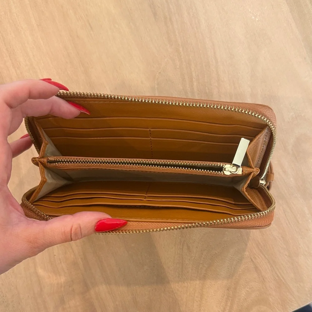 Tory Burch Zip-Around Wallet - Picture 3 of 5